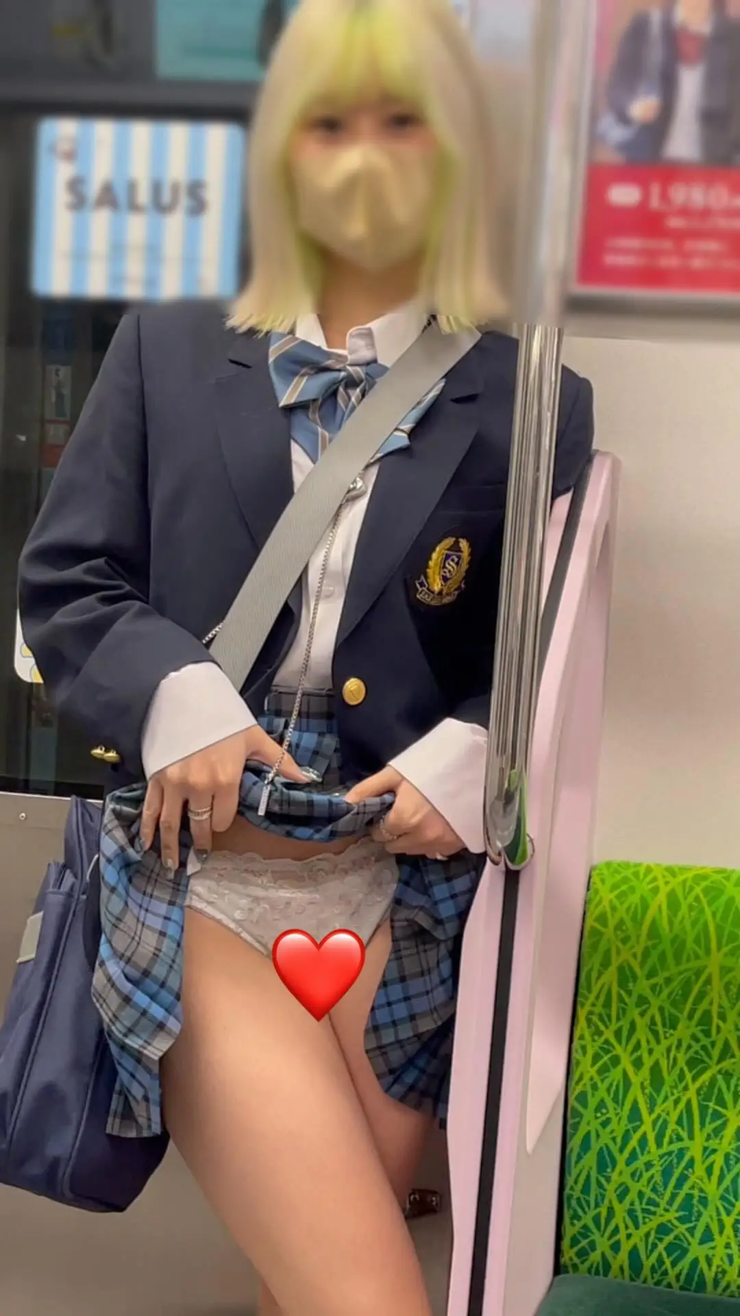 JK盗撮日記128  初登場！！派手髪の激カワ美脚JKを電車内とトイレ内で盗撮【※完全主観28分超撮影】