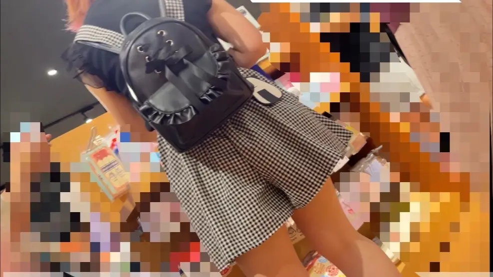 巨乳メガネっ子ちゃんは涼しげなキュロットミニから安易に見えちゃうピンクの生Ｐ！ JD39S-4K