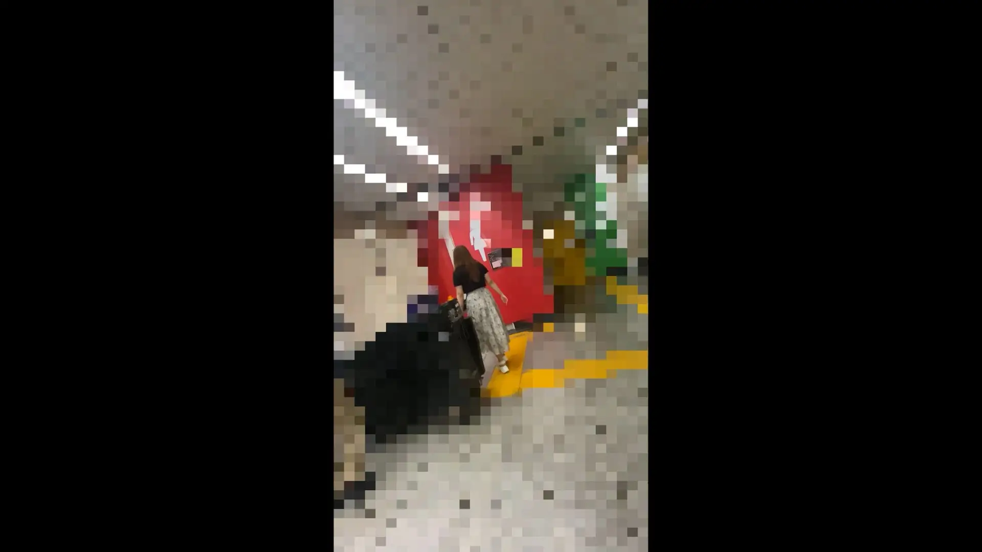 [乗車記録176]ボロンとブラから溢れた茶髪ロングのスラパイ爆乳