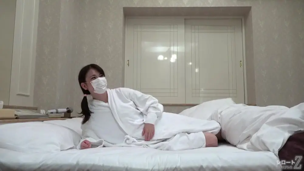 タイ○ニック!?不思議キャラのエミリちゃんがついにタイ○ニック騎乗位!?