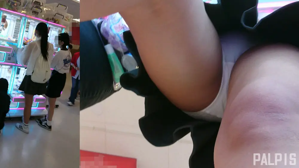 オタ活中の娘の裏側ではしゃいでいた娘達をパシャリ 補助画像 1