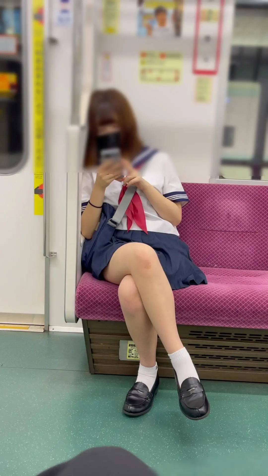 JK盗撮日記204　初登場！！色白美肌激カワセーラーJKを電車内で盗撮【※完全主観23分超撮影】