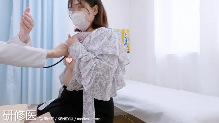 [禁断]診察室25 - 巨乳の女子大生は最高 画像 1