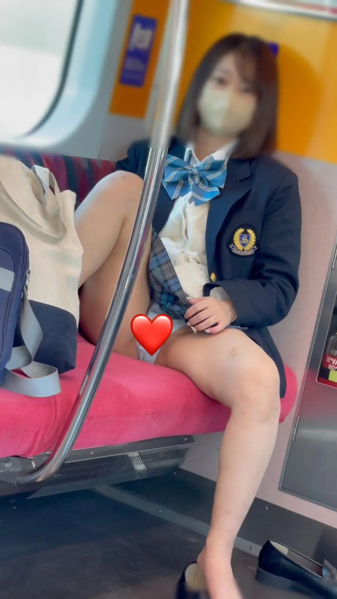 【再販】JK盗撮日記126久しぶりの登場！ 続々・青チェック激カワショートロリJKを電車対面とトイレ内で盗撮【※完全主観29分超撮影】