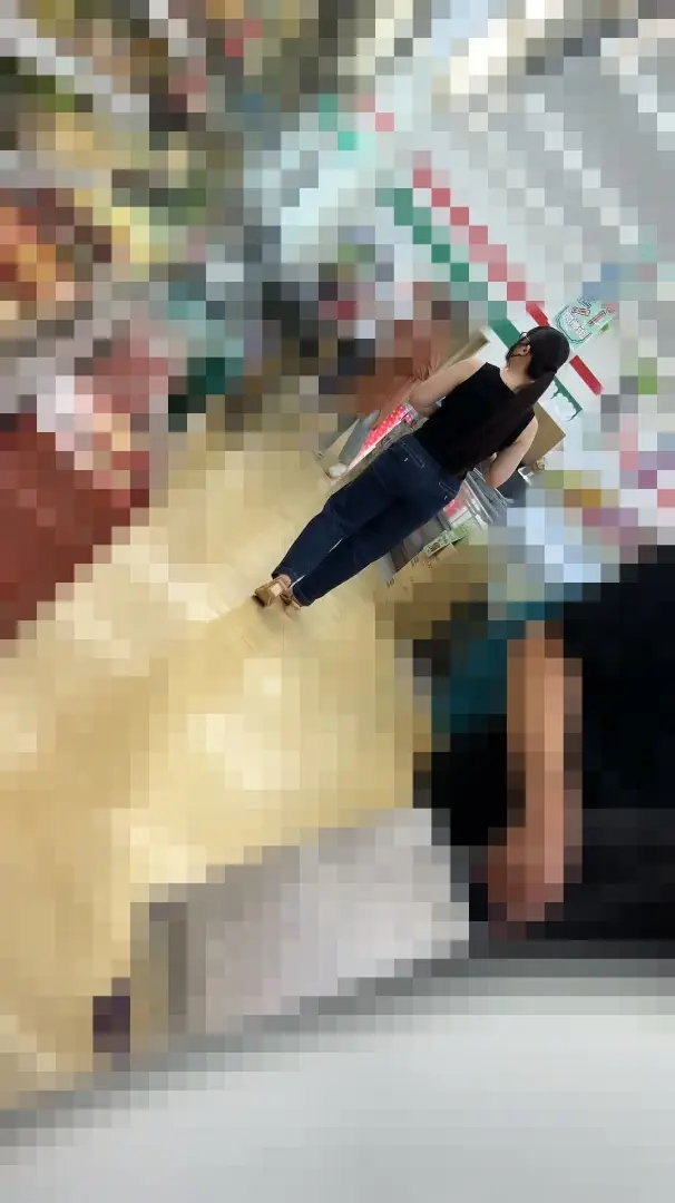 【ノーブラ揉みVOL.2】「ちょっと//」乳首ポッチの美巨乳ノーブラお姉さん!沢山モミモミしてきました