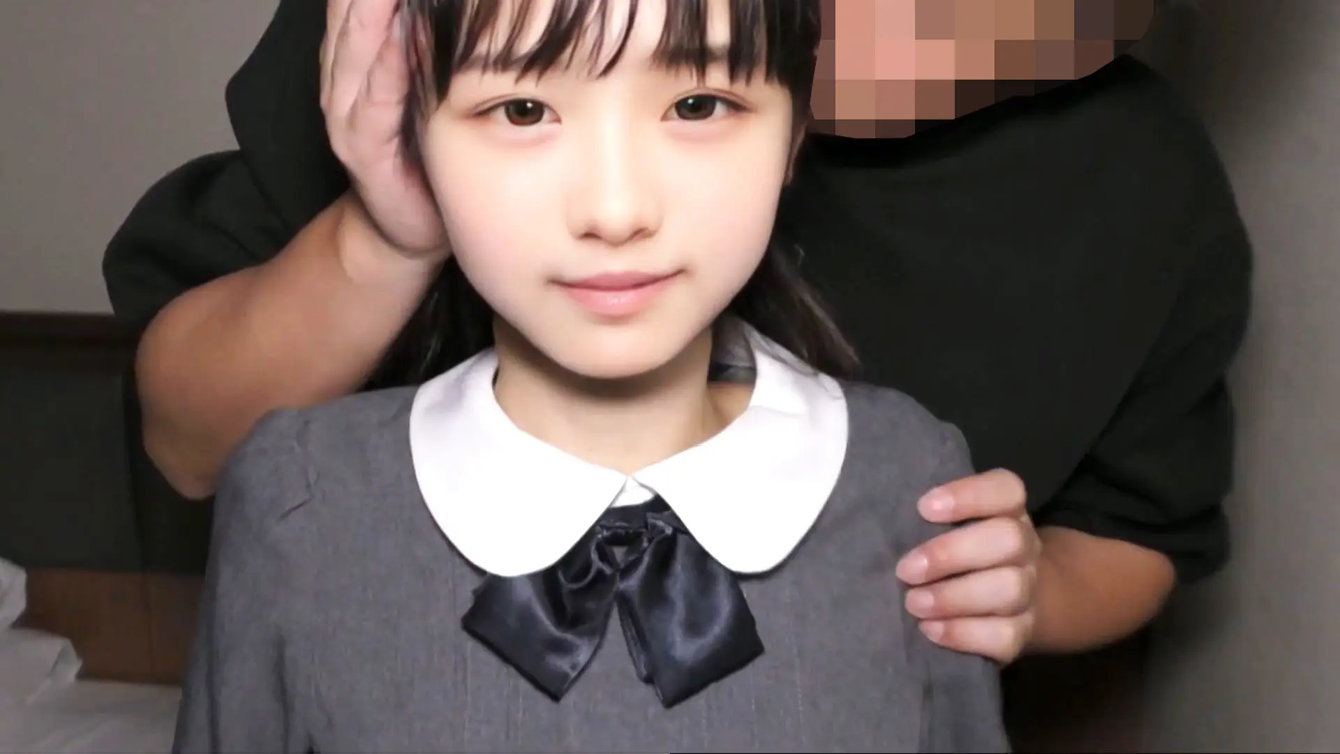 《奇跡の原石美少女》【ゆず故障】★日本人離れした8頭身&神くびれボディ★剛毛を掻き分け潮吹きマンコに生中出し