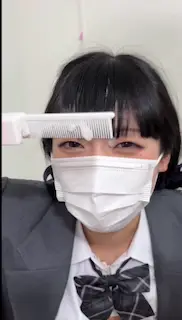 神回！S級スポブラJKに顔射したら間違って前髪に…そのままクシで前髪をとかし、喜んでました。