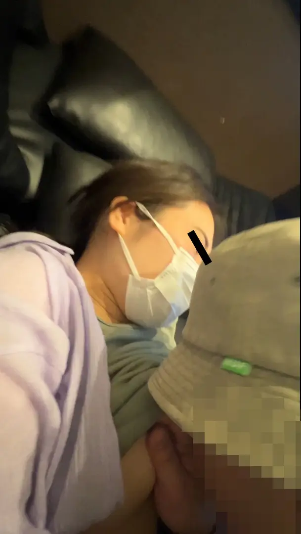 【ノーブラ揉みVOL.6】小柄なノーブラお姉さんお触り→個室侵入して豪快揉みしたら乳首イキしちゃいました