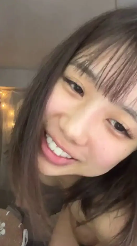 かわいい女子大生の日常垂れ流しエロライブ モロ見せ