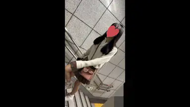 【5日間連続で逆さ撮り】去年の夏ぶりのアイドル系JDちゃんを撮影しました 補助画像 1