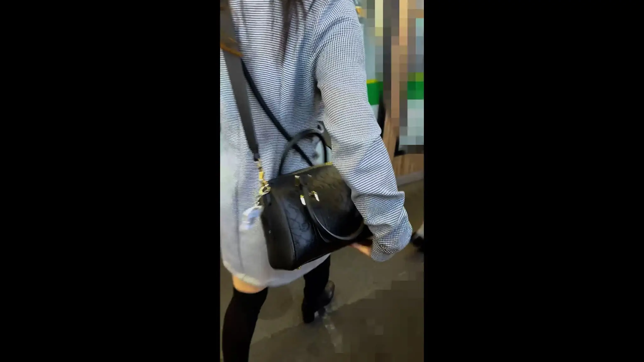 【熟女/窃触】この日、忘れてた女の顔を取り戻す。逝き返る美熟女尻特化。