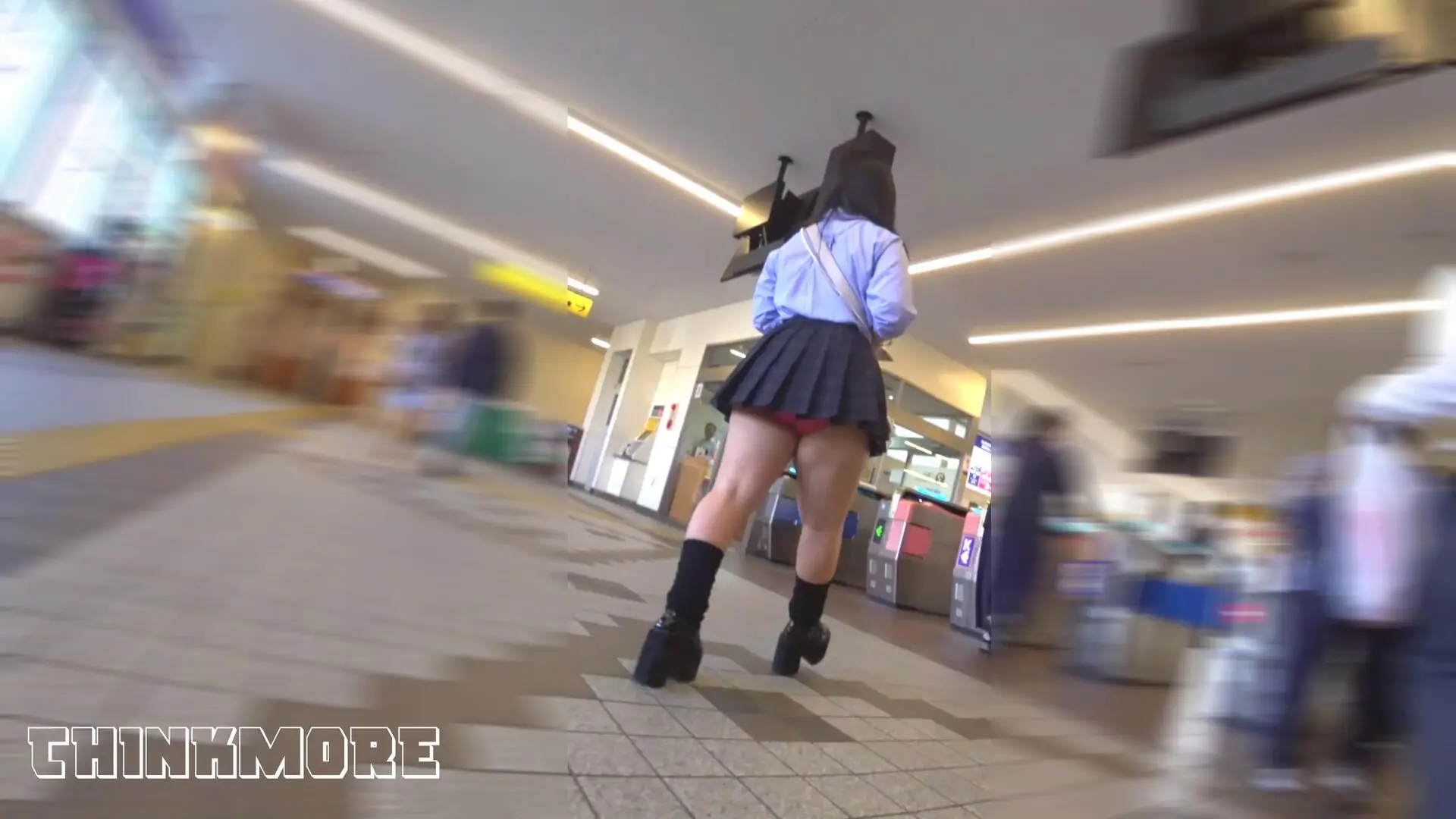 NICHE VIEW vol.136【成育する下半身と短く切り過ぎたスカート】