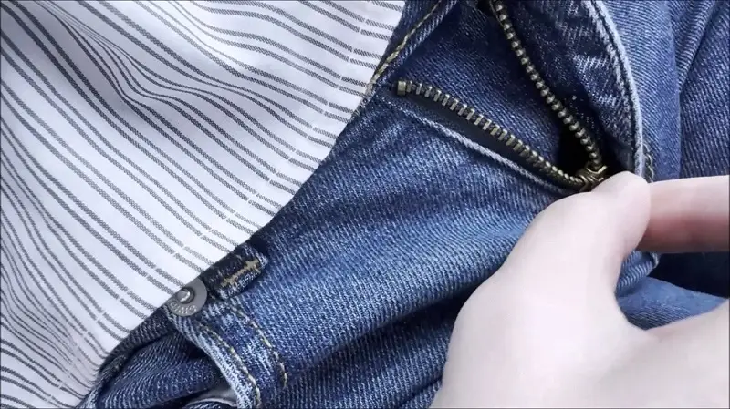 電車お触り37 最強ショート美女降臨。乳首が敏感過ぎて感じてしまう姿はフルボッキ不可避です、。