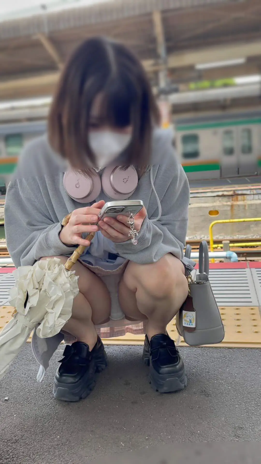 JD盗撮日記89　初登場！！ピンクのスカートとヘッドホンが可愛いすぎる激カワJDを電車内で盗撮【※完全主観31分超撮影】