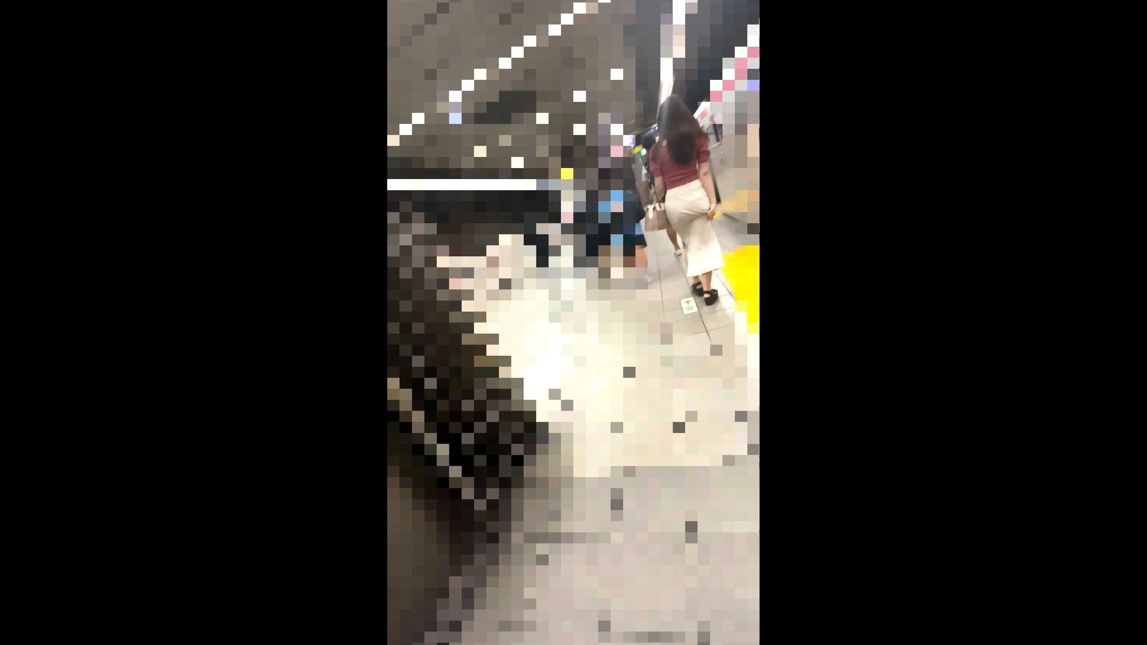 [乗車記録168]アンニュイ眼鏡美女の本能的受容...ロングスカートに浮き出る腰回りの曲線に理性が狂う。